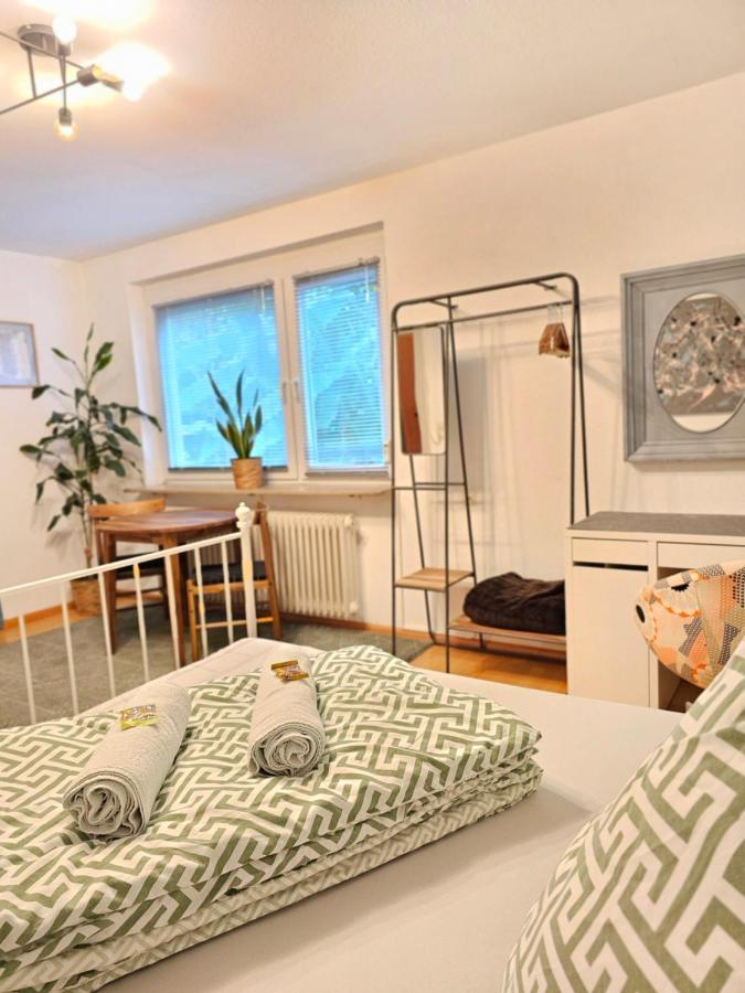 Doppelzimmer 2 I Geteiltes Bad & Kueche I Mit Dem Zug Nur 4 Min Bis Zum Hauptbahnhof Freiburg im Breisgau Exterior photo