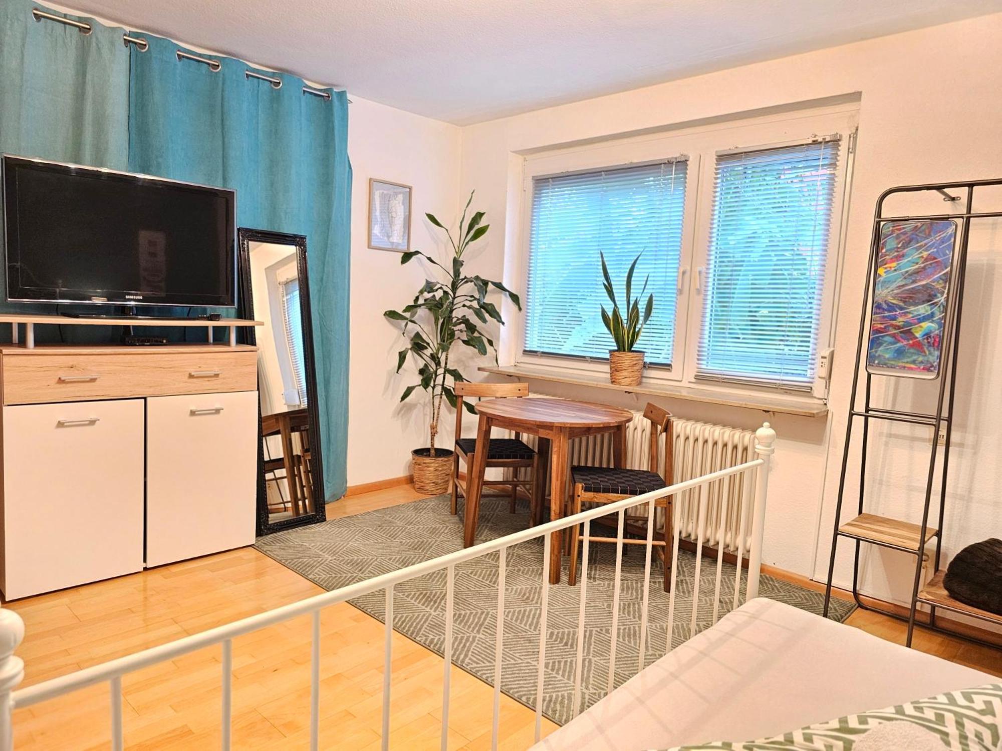 Doppelzimmer 2 I Geteiltes Bad & Kueche I Mit Dem Zug Nur 4 Min Bis Zum Hauptbahnhof Freiburg im Breisgau Exterior photo