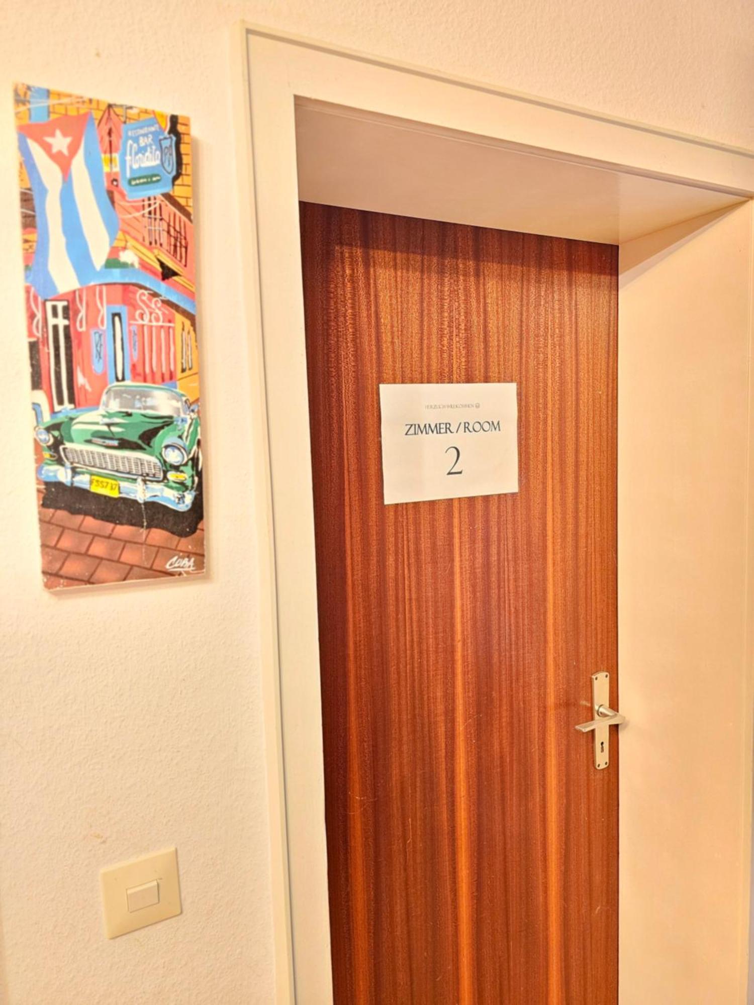 Doppelzimmer 2 I Geteiltes Bad & Kueche I Mit Dem Zug Nur 4 Min Bis Zum Hauptbahnhof Freiburg im Breisgau Exterior photo